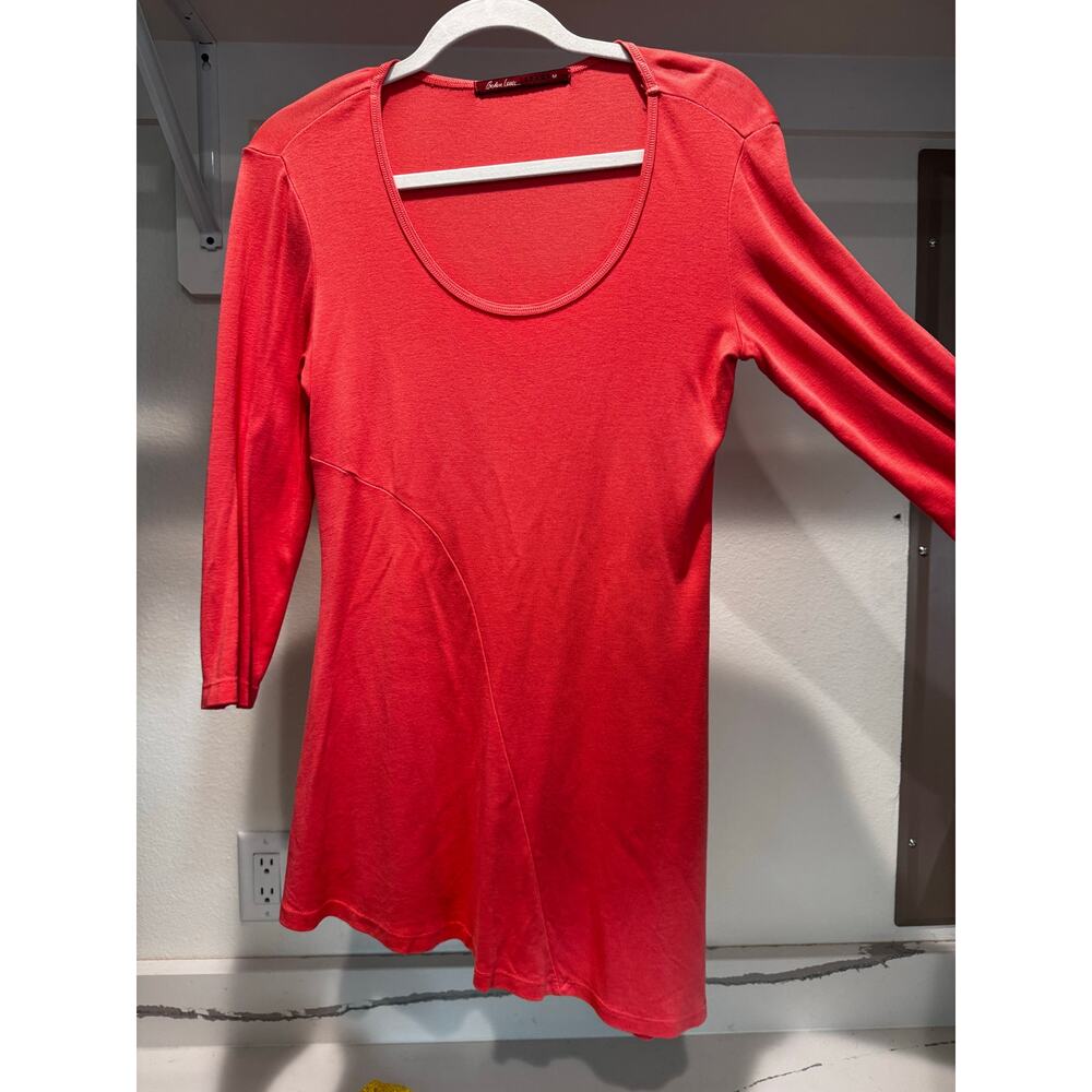 Barbara Lesser Women's Scoop Neck Asymmetrical Hem Blouse‎ Coral Size Medium - Picture 8 of 8